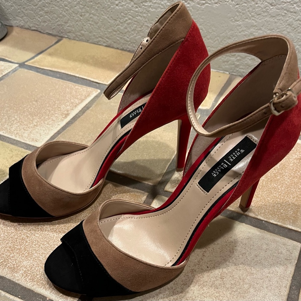 Brand new. Size 9, White House, Black market heel